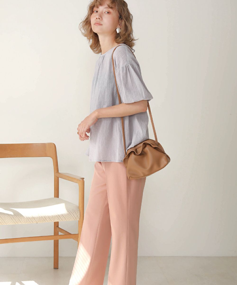 BACK OPEN GATHER BLOUSE