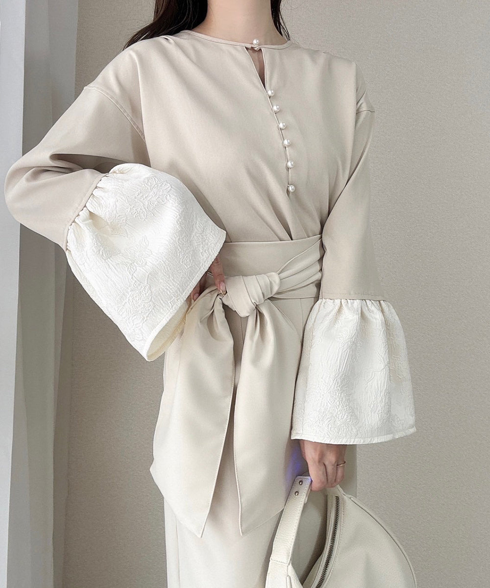 SLEEVE FLARE JACQUARD BLOUSE