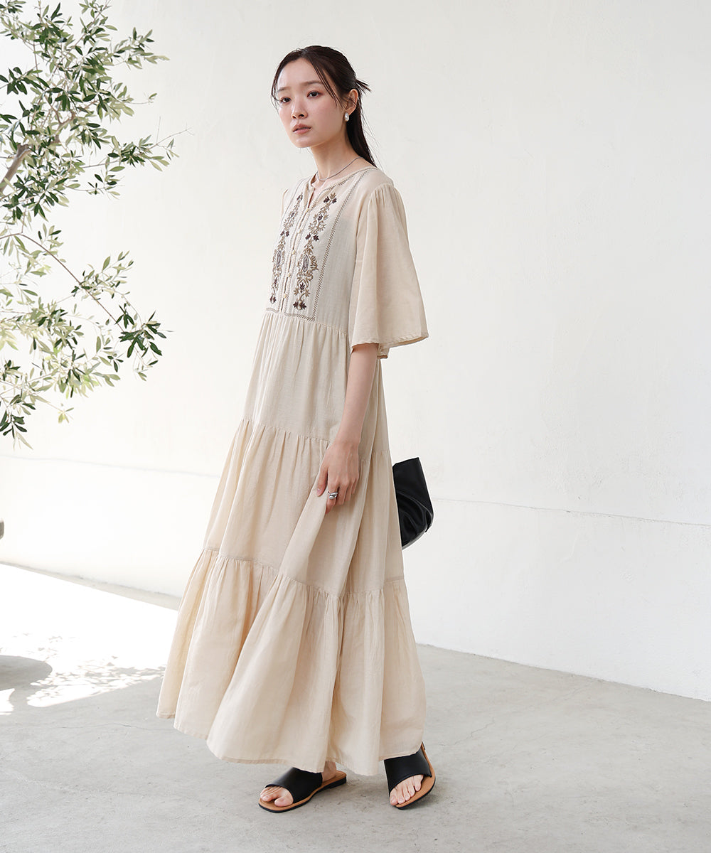 【S・Mサイズ展開】袖フレア-ティアード刺繍ワンピース