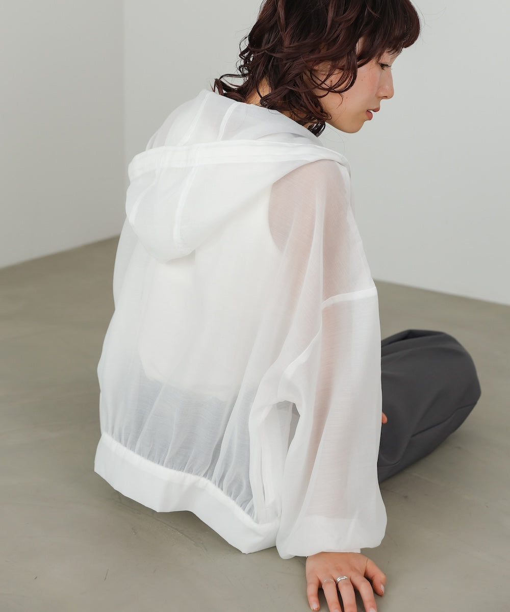 フード付きボリュームマウンテンパーカー