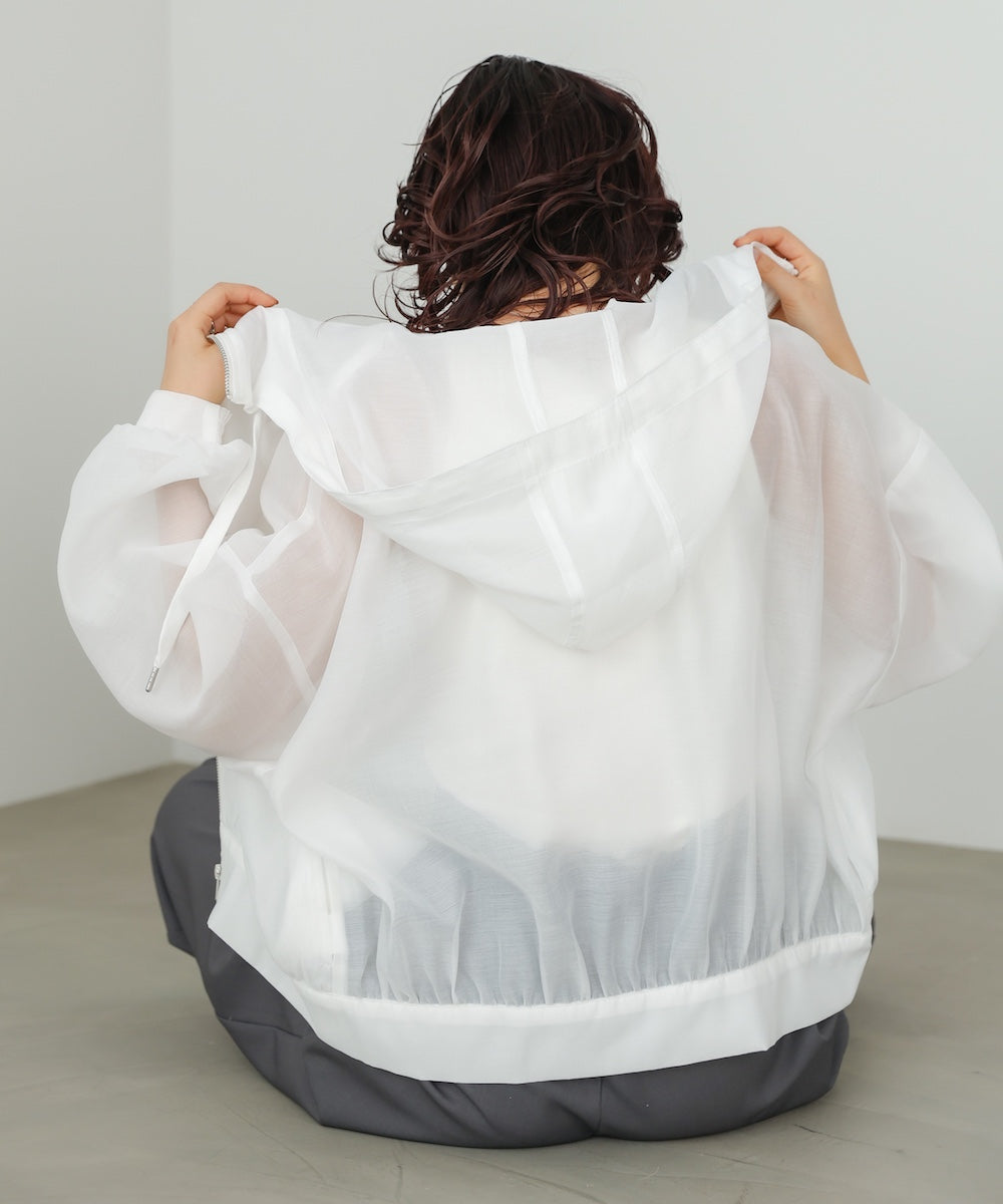 フード付きボリュームマウンテンパーカー