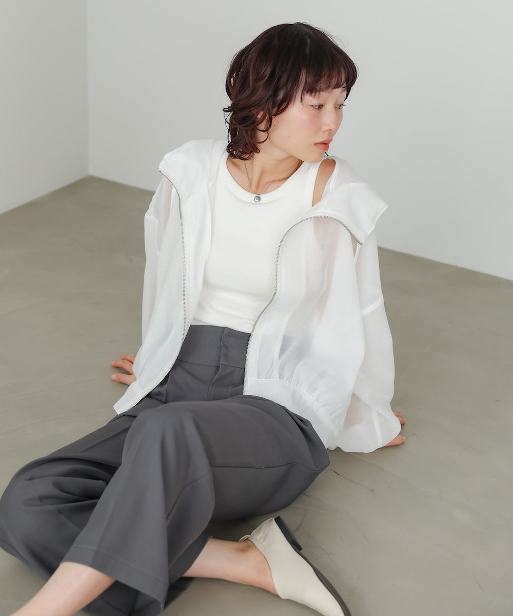 フード付きボリュームマウンテンパーカー