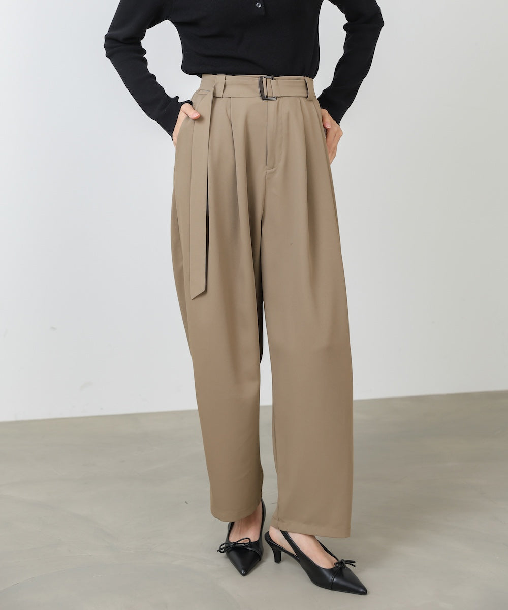 【選べるサイズ展開】ツータックルーズベルト付スラックスパンツ