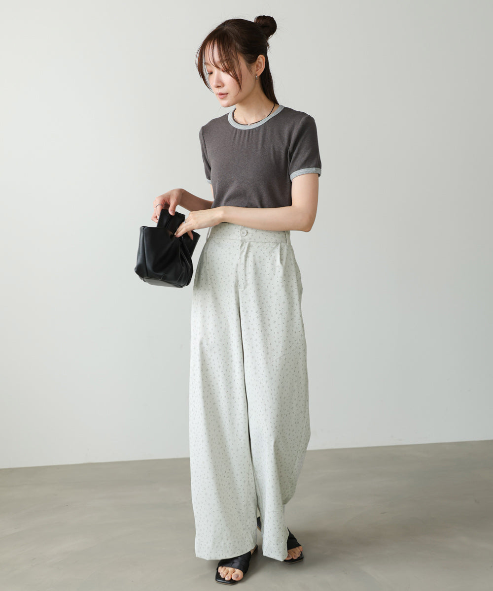 小花柄パンツ
