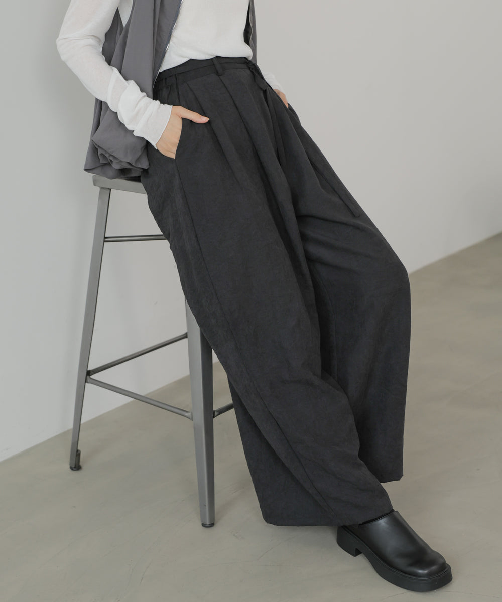 スウェードライクワイドタックパンツ