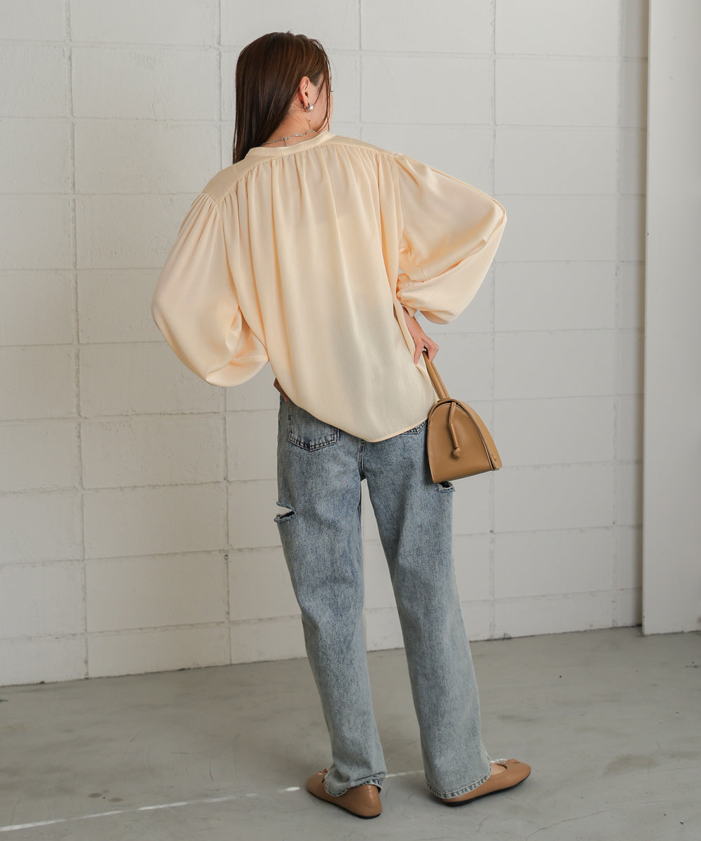 VOLUME SLEEVE GATHERED BLOUSE