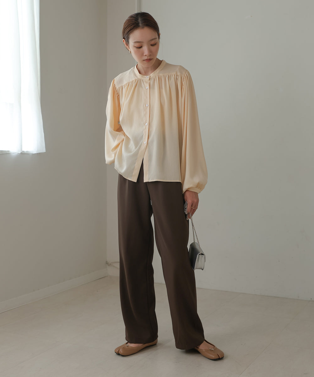 VOLUME SLEEVE GATHERED BLOUSE