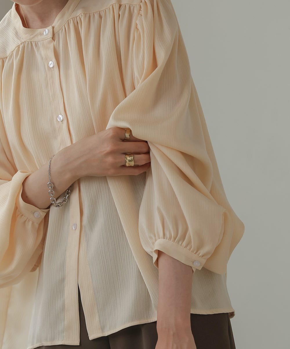 VOLUME SLEEVE GATHERED BLOUSE