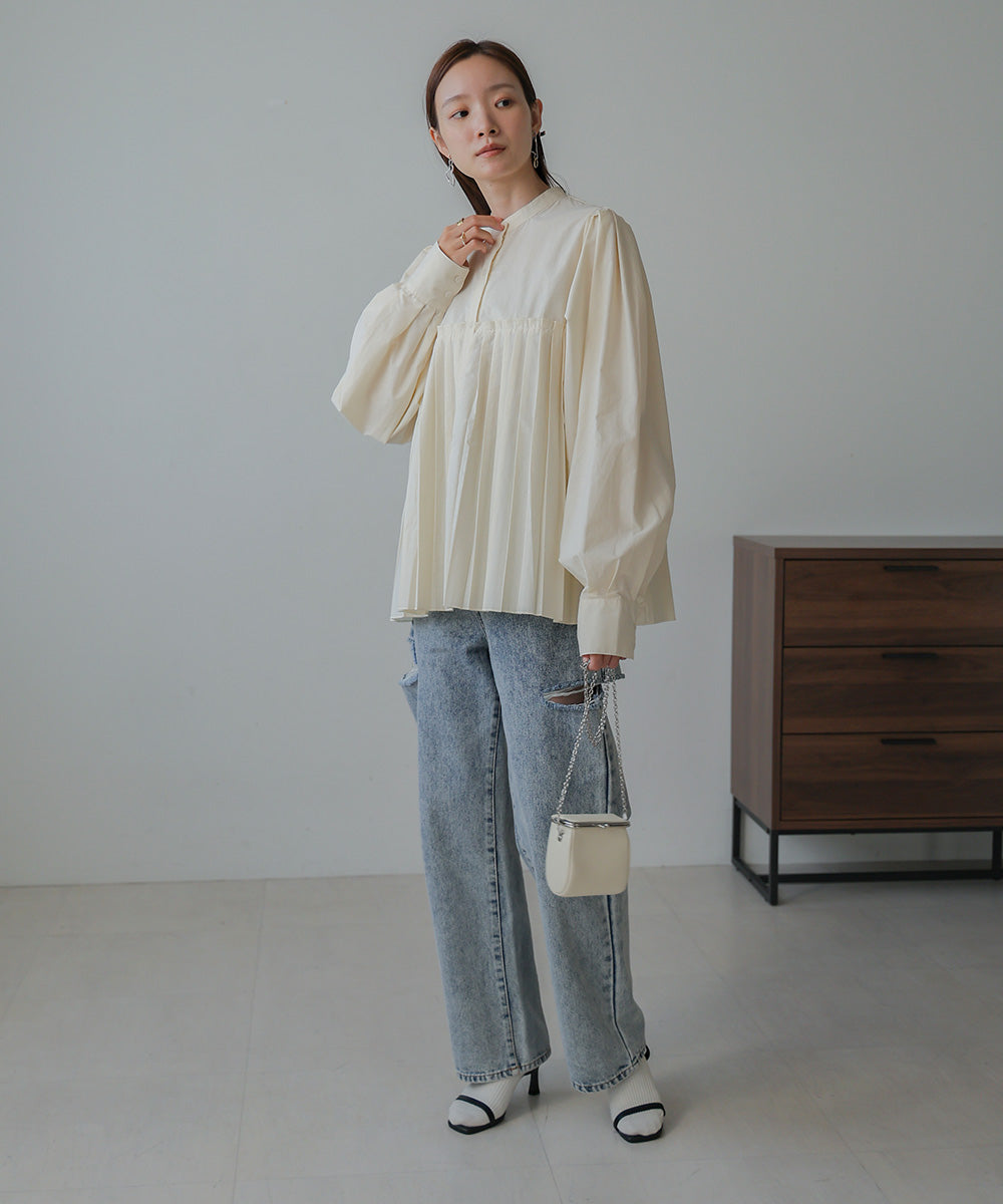 VOLUME SLEEVE PLEATED BLOUSE