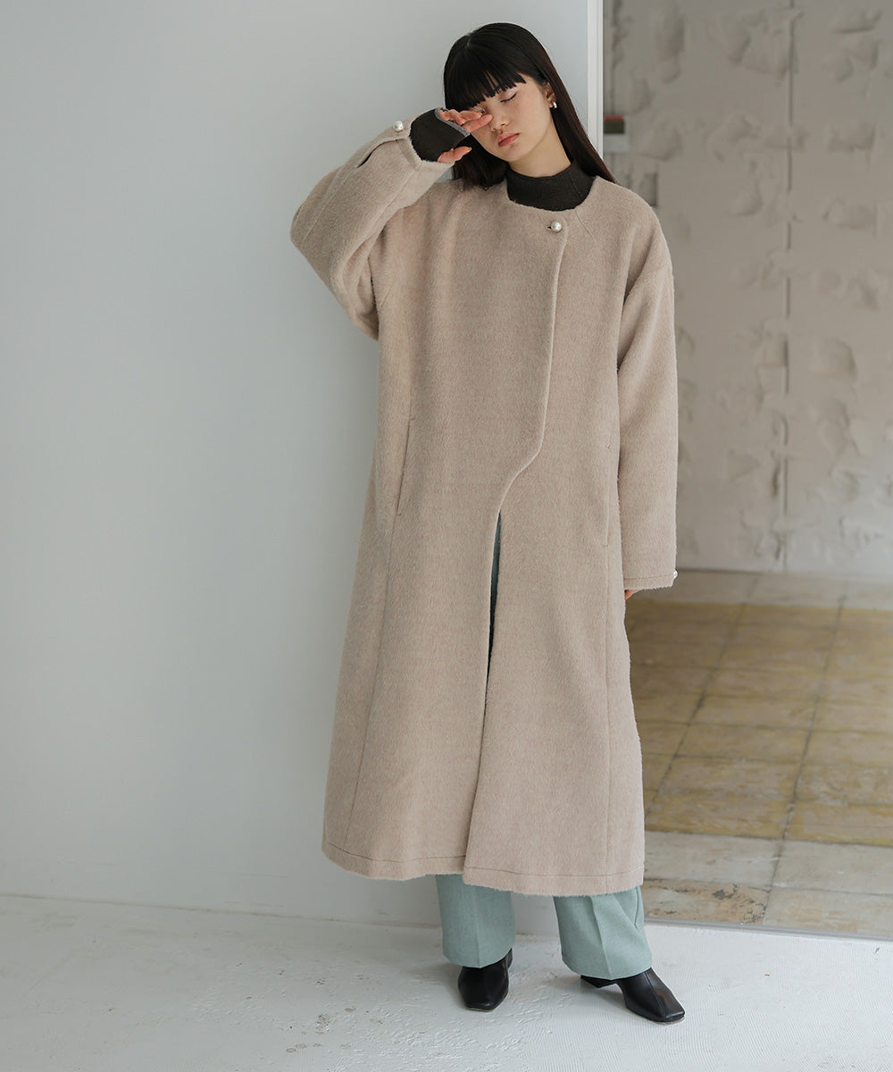 SHAGGY PEARL BUTTON OVER SILHOUETTE COAT