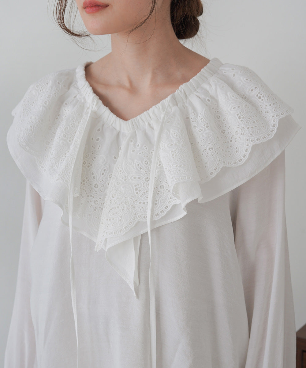 BIG COLLAR LACE BLOUSE