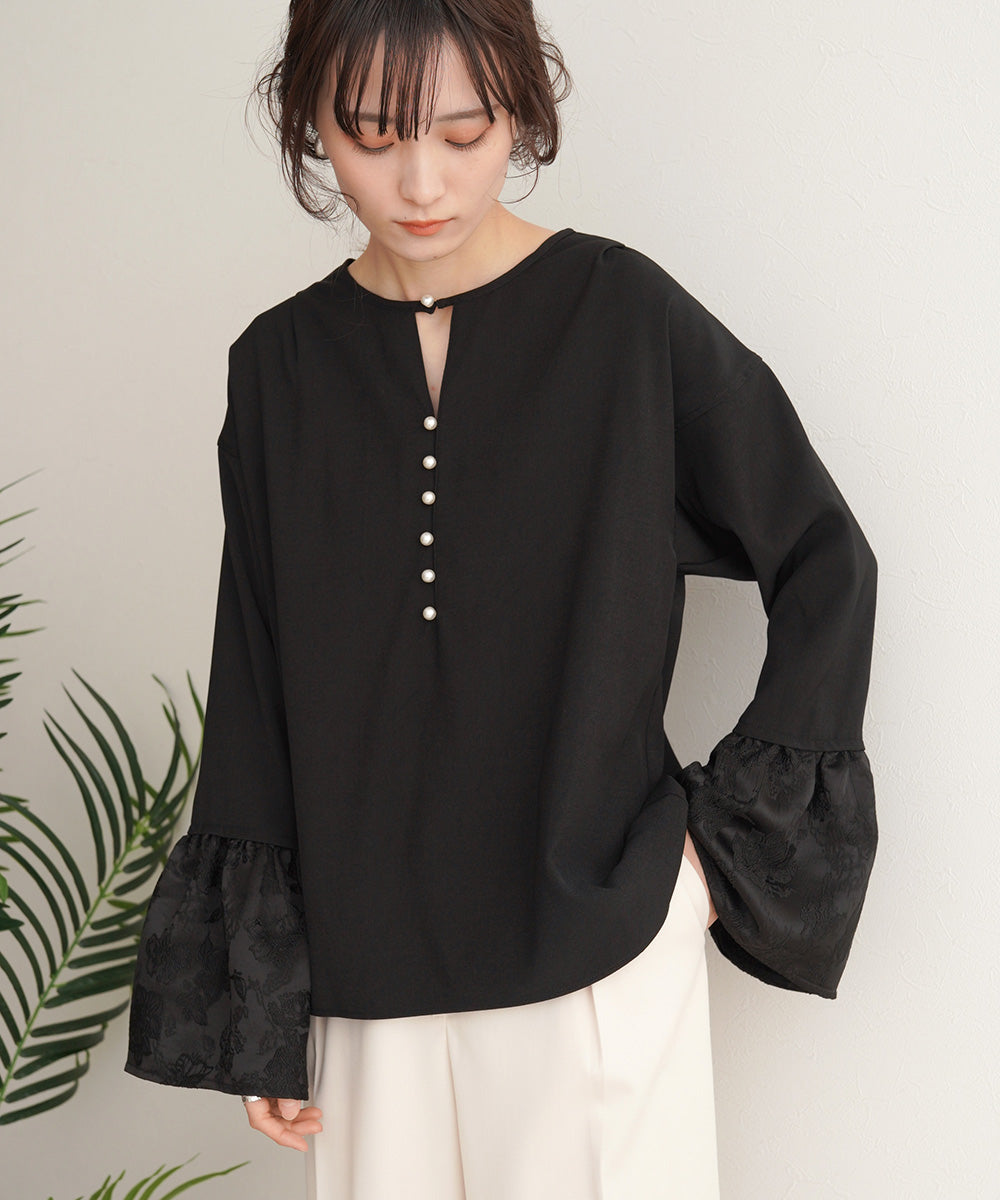 SLEEVE FLARE JACQUARD BLOUSE