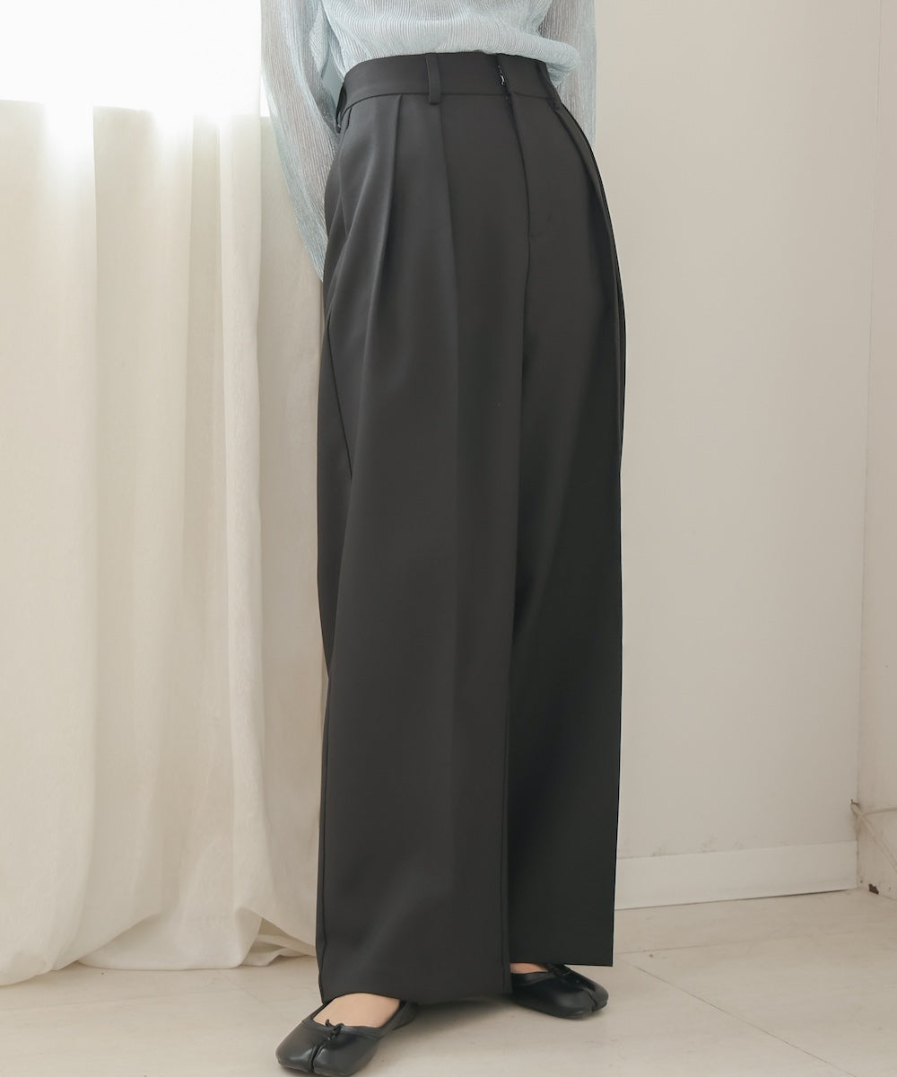 ツータックワイドパンツ