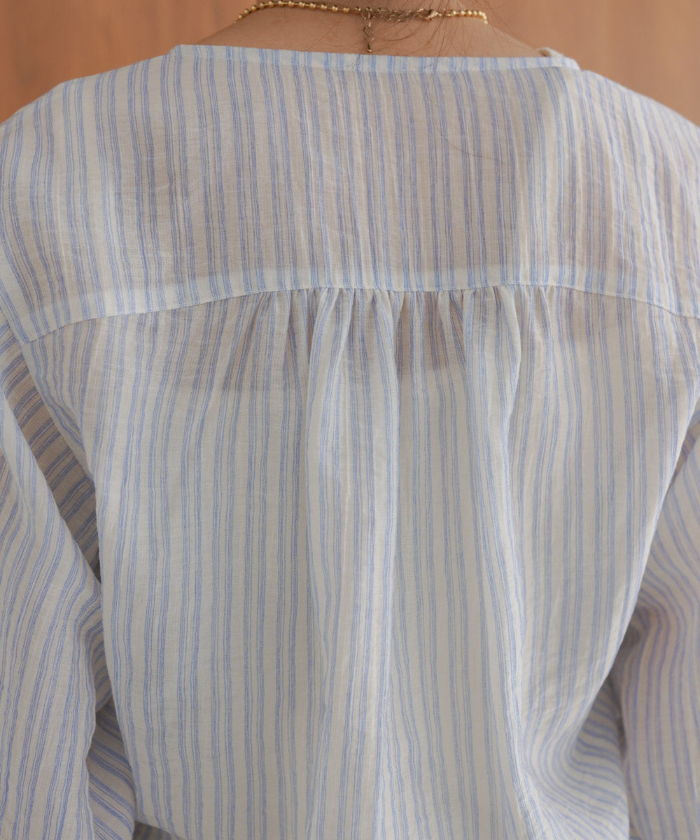 ギャザーキャンディースリーブブラウス