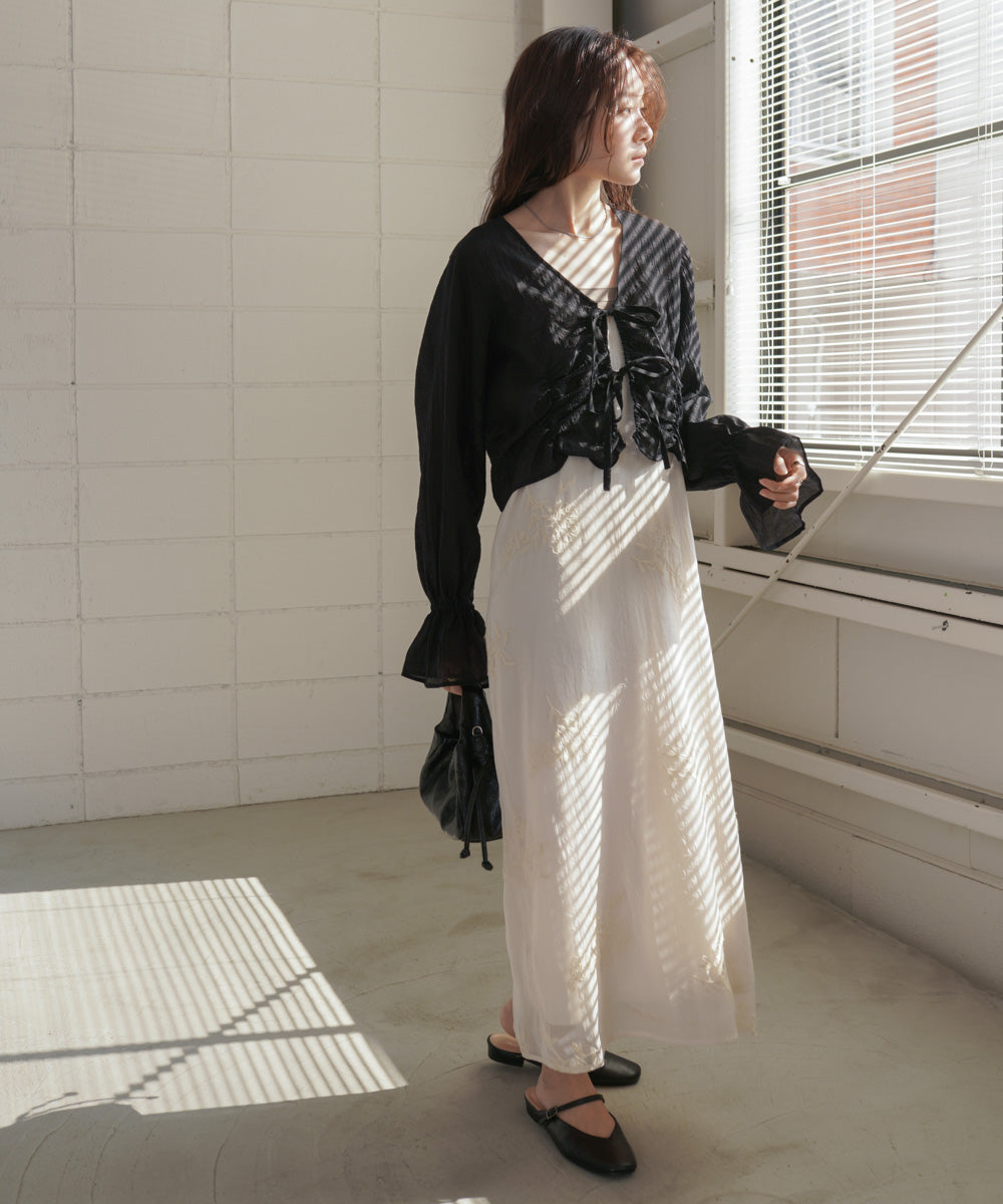 ギャザーキャンディースリーブブラウス