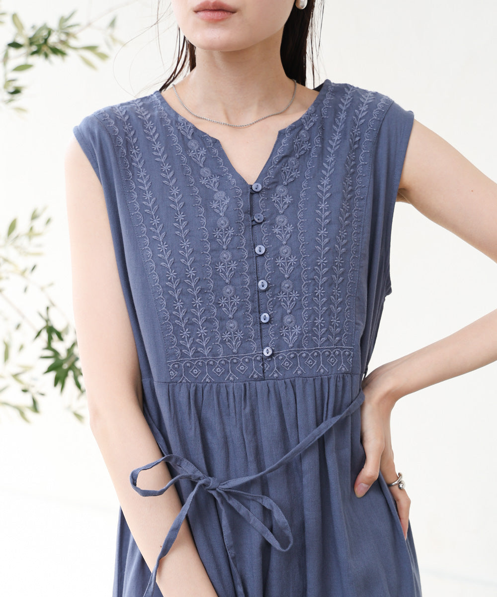 パネル刺繍ノースリワンピース