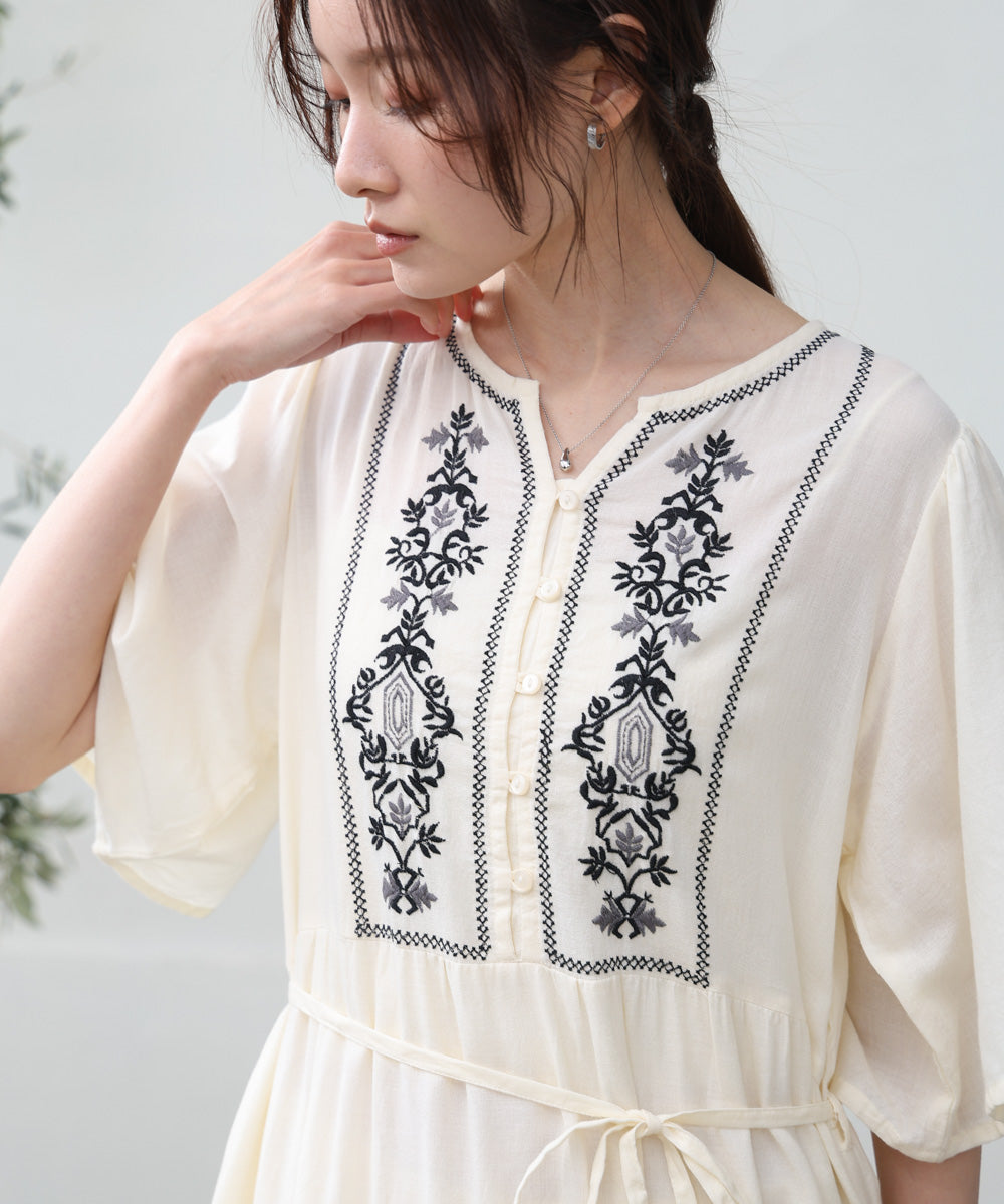 【S・Mサイズ展開】袖フレア-ティアード刺繍ワンピース