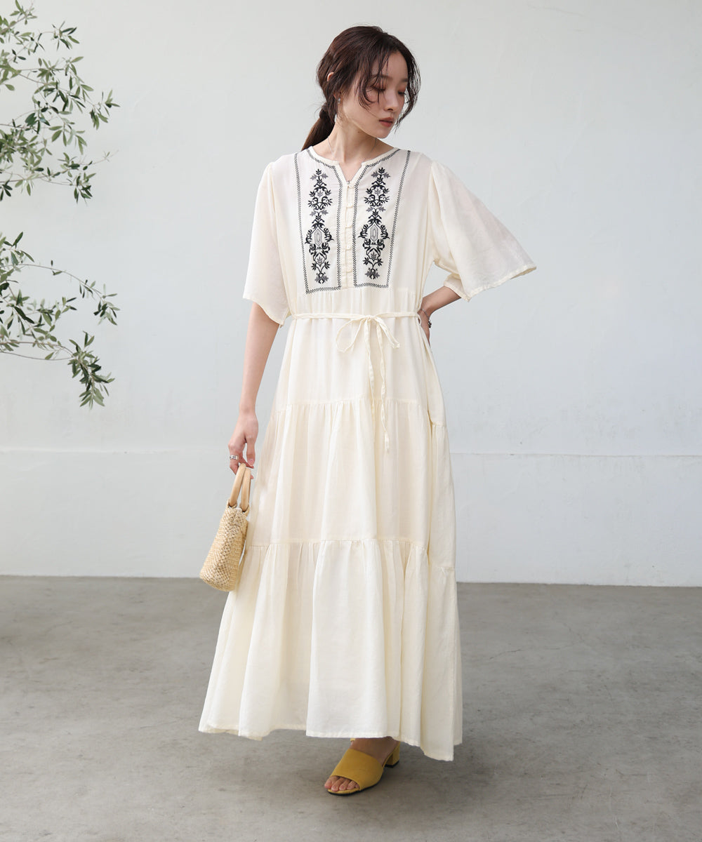 【S・Mサイズ展開】袖フレア-ティアード刺繍ワンピース