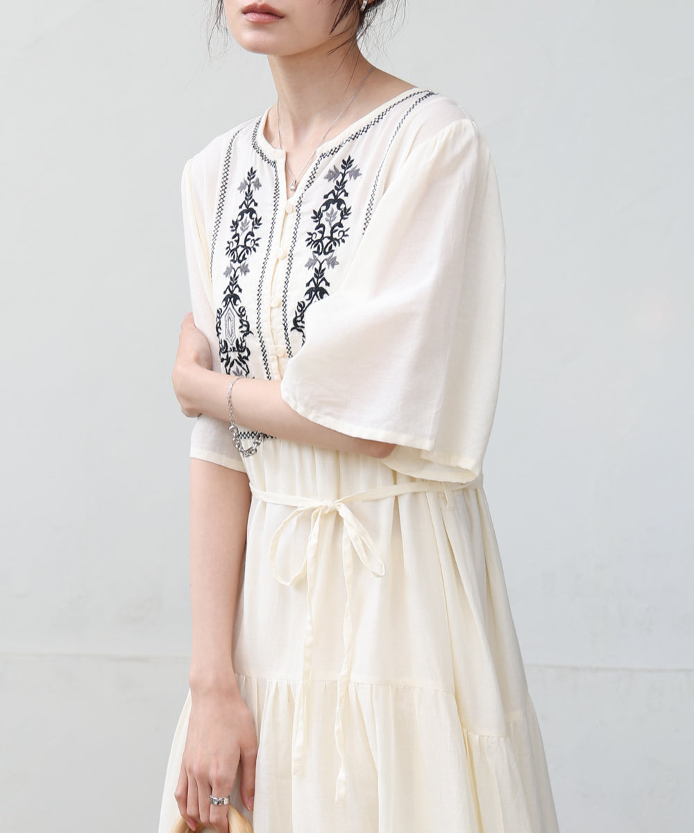 【S・Mサイズ展開】袖フレア-ティアード刺繍ワンピース