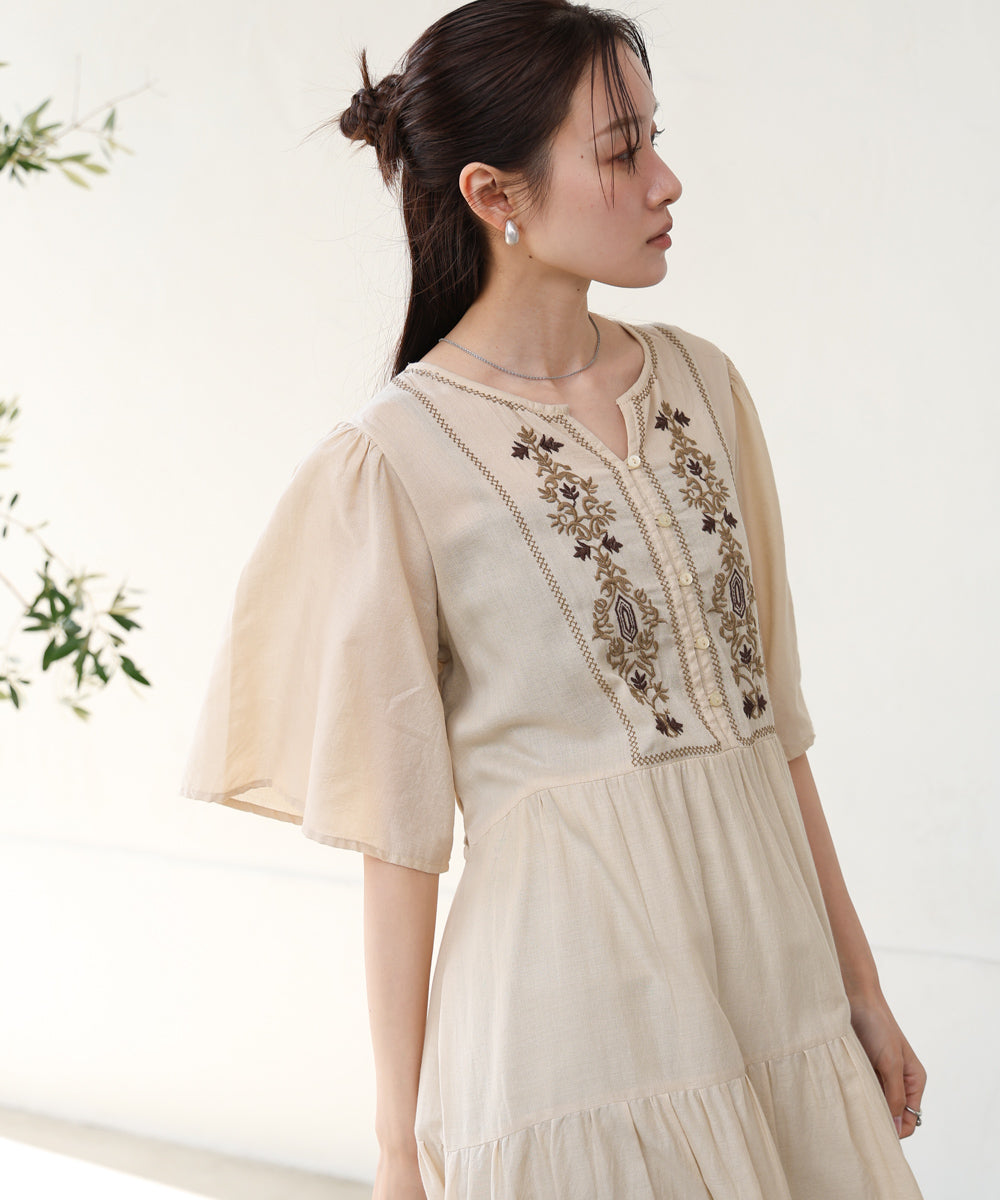 【S・Mサイズ展開】袖フレア-ティアード刺繍ワンピース