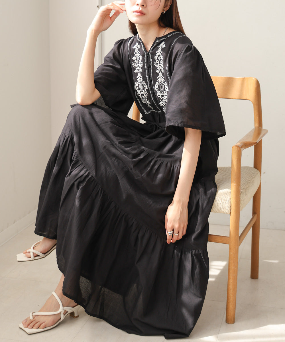【S・Mサイズ展開】袖フレア-ティアード刺繍ワンピース