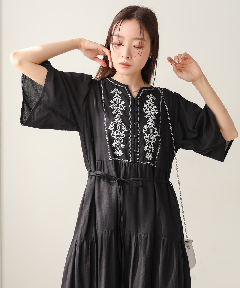 【S・Mサイズ展開】袖フレア-ティアード刺繍ワンピース