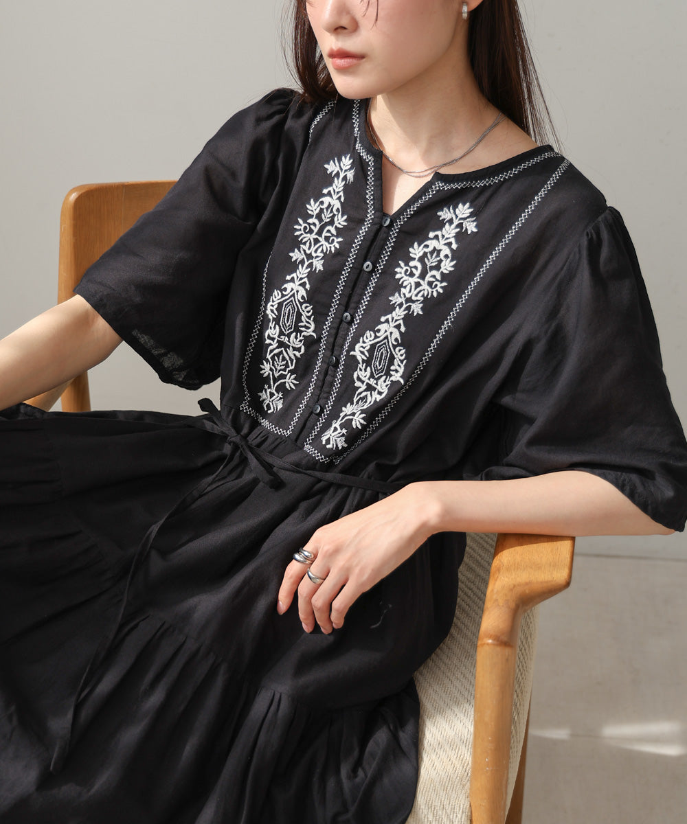 【S・Mサイズ展開】袖フレア-ティアード刺繍ワンピース