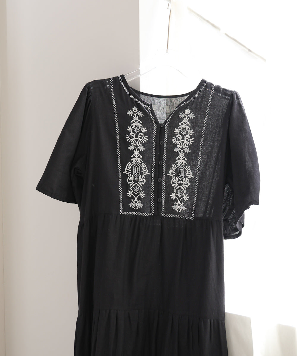 【S・Mサイズ展開】袖フレア-ティアード刺繍ワンピース