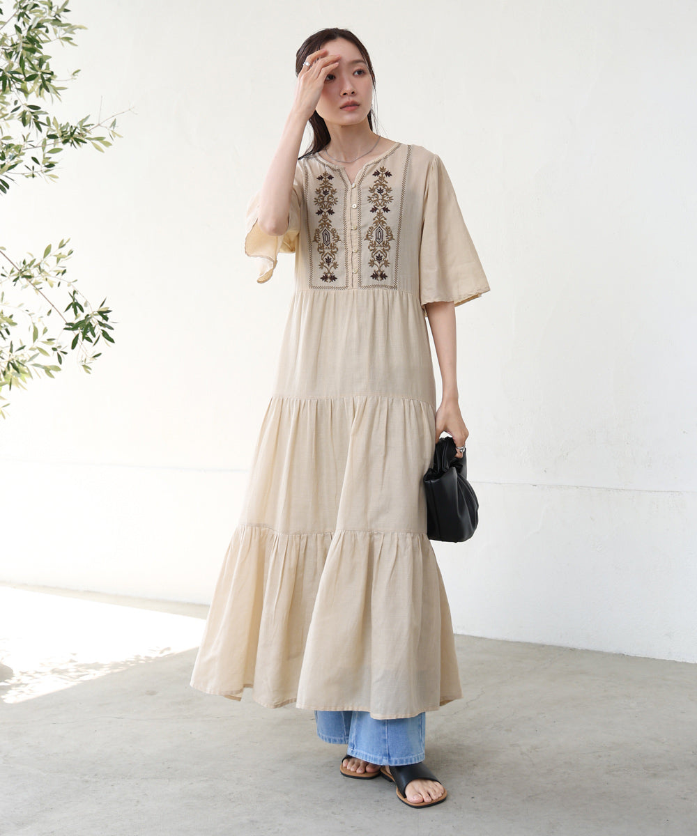 【S・Mサイズ展開】袖フレア-ティアード刺繍ワンピース
