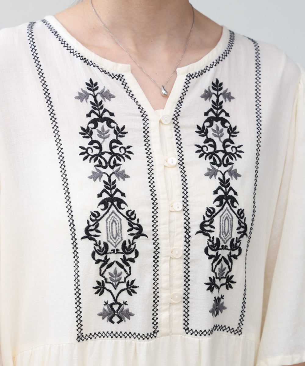 【S・Mサイズ展開】袖フレア-ティアード刺繍ワンピース