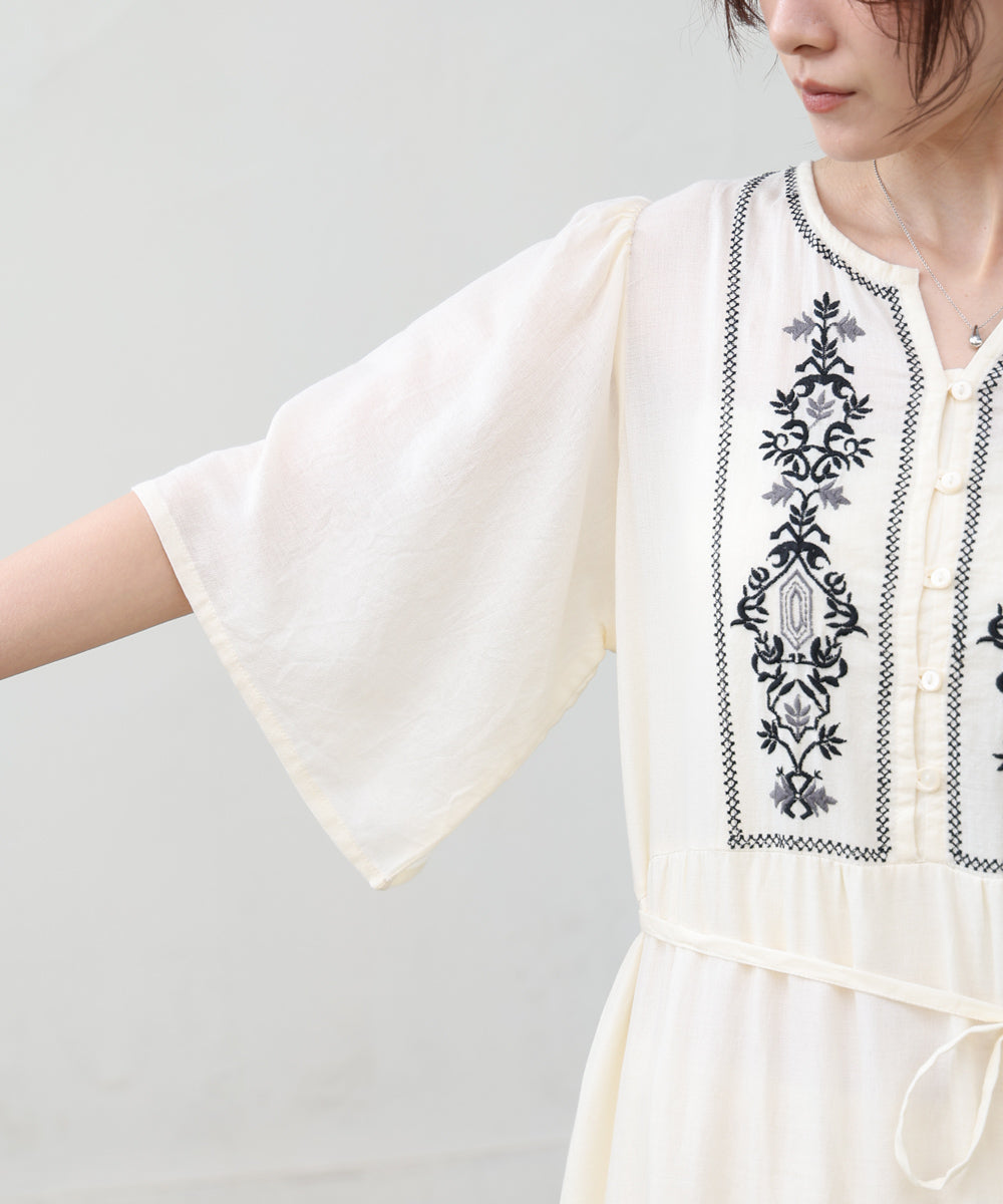 【S・Mサイズ展開】袖フレア-ティアード刺繍ワンピース
