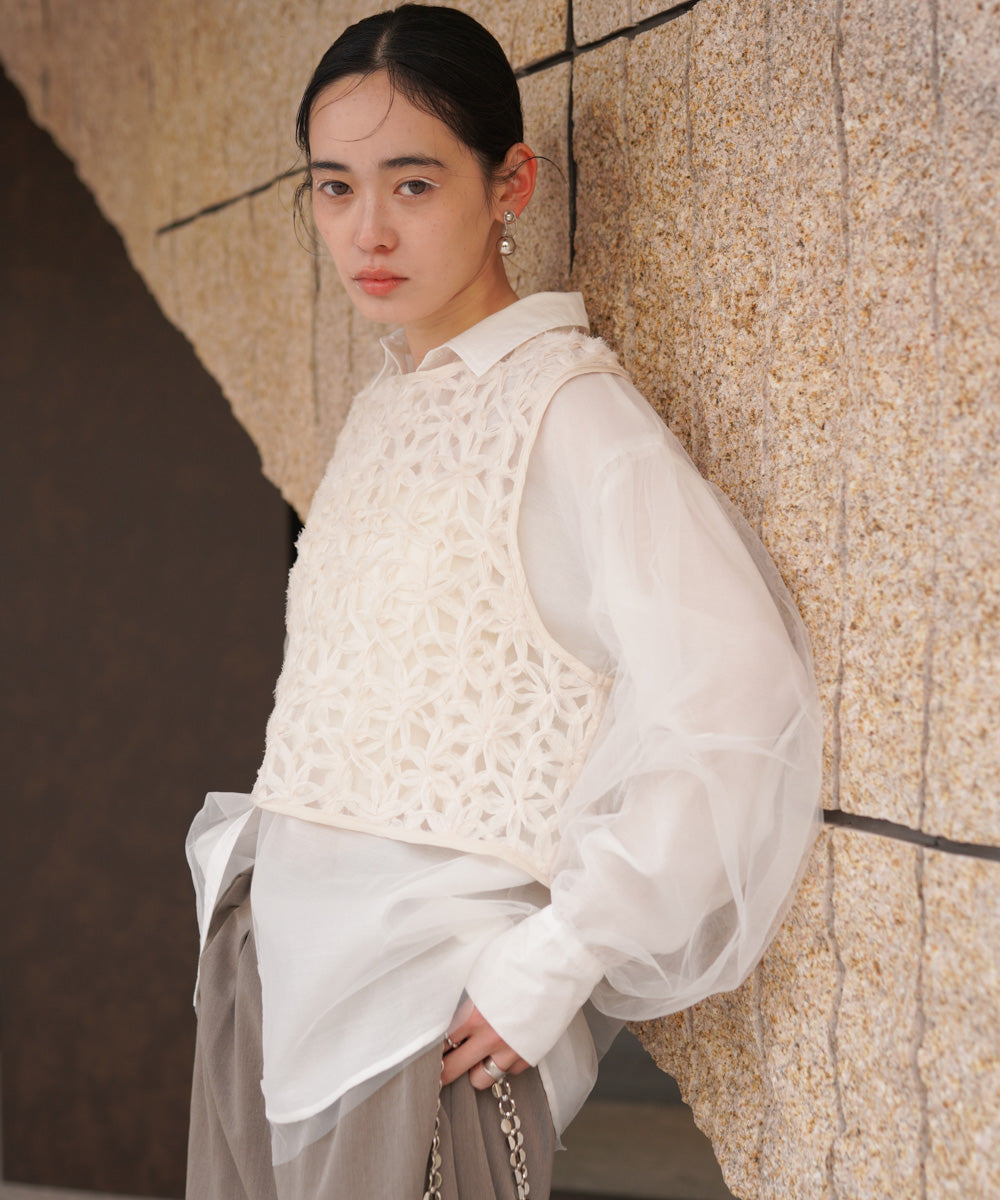 前後2WAYフラワーレースベスト