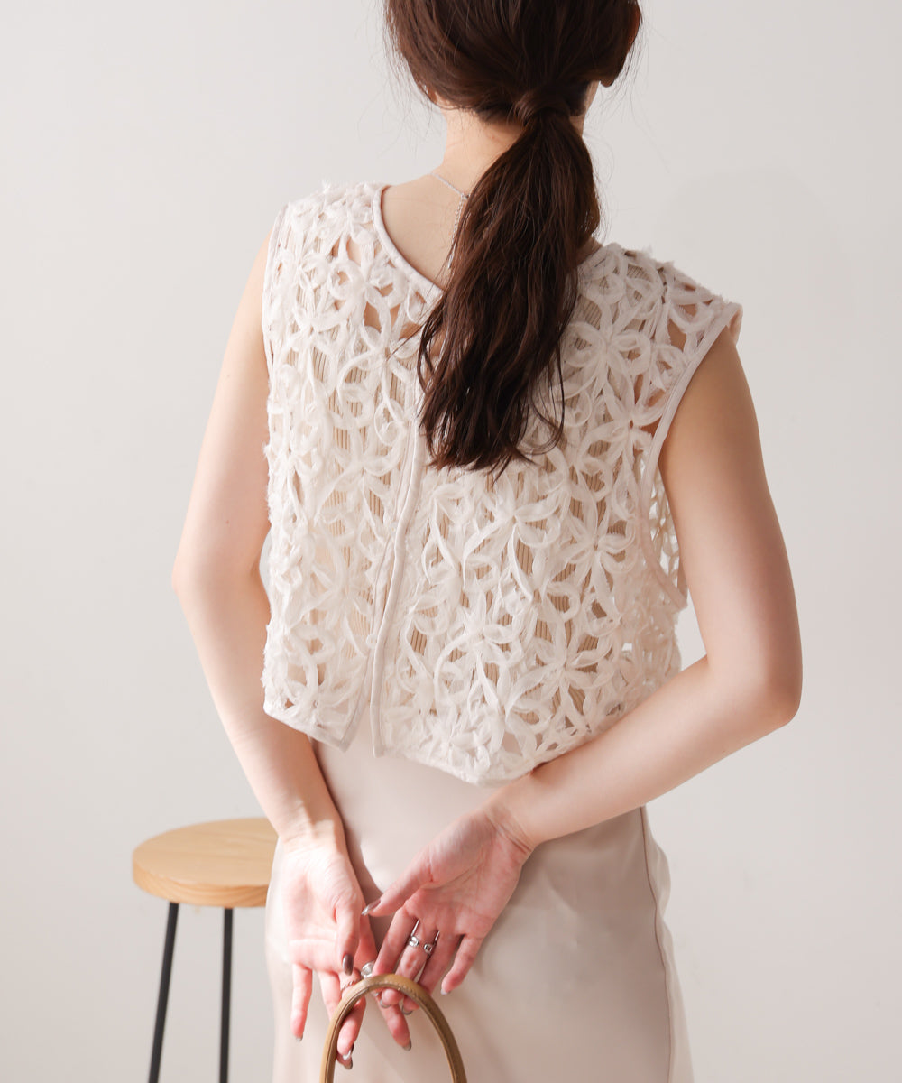 前後2WAYフラワーレースベスト