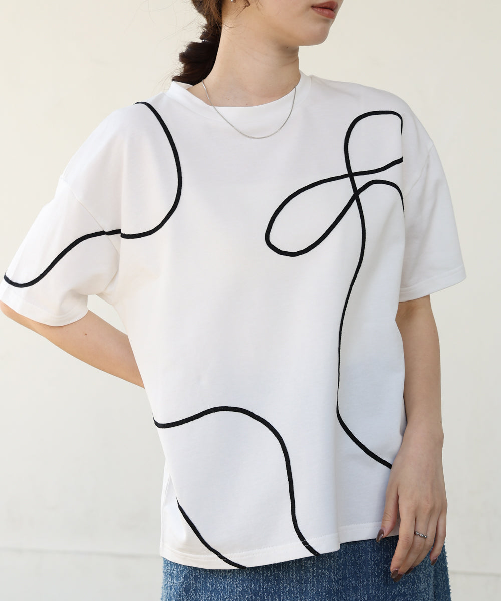 コード刺繍使いTシャツ