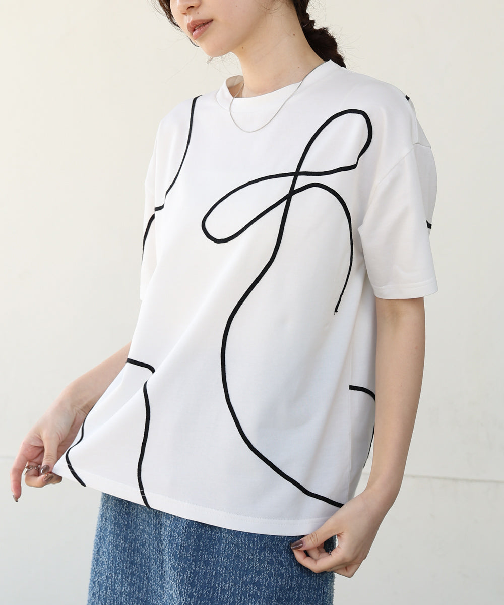 コード刺繍使いTシャツ