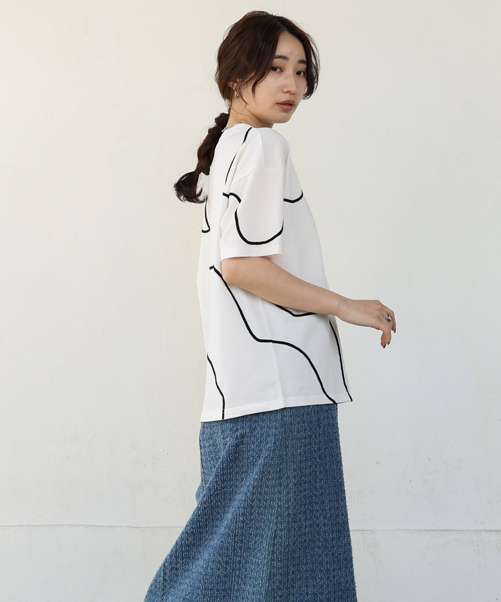 コード刺繍使いTシャツ