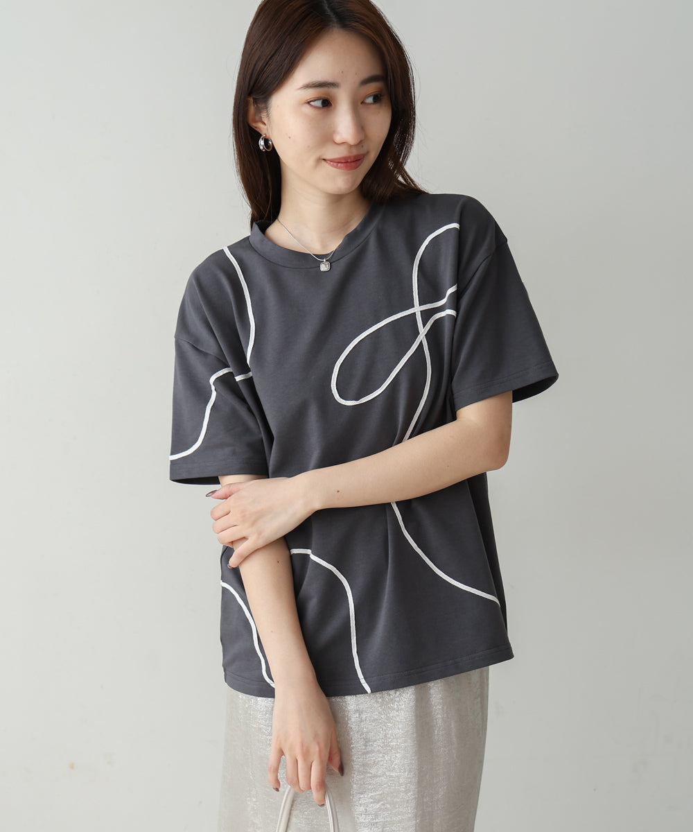 コード刺繍使いTシャツ