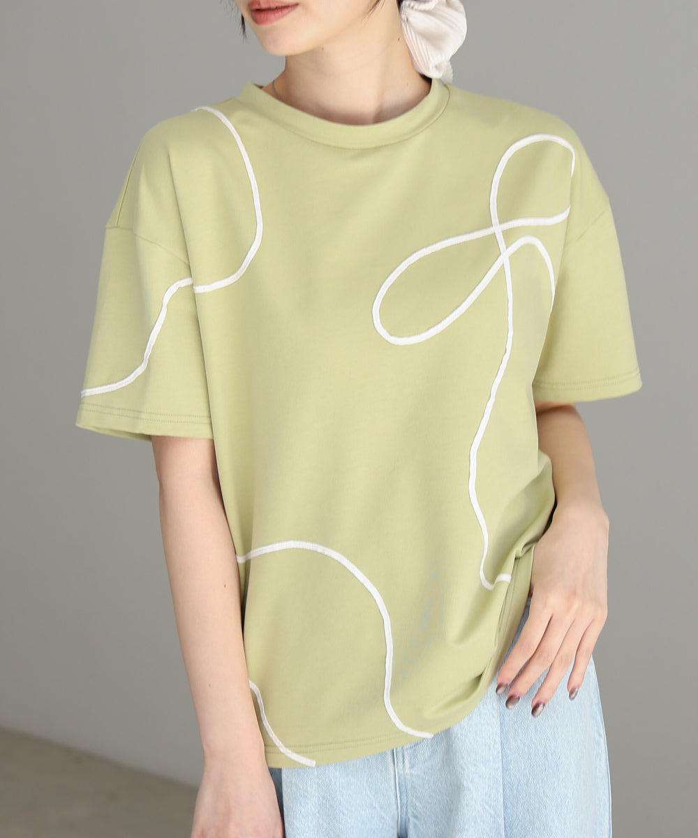 コード刺繍使いTシャツ