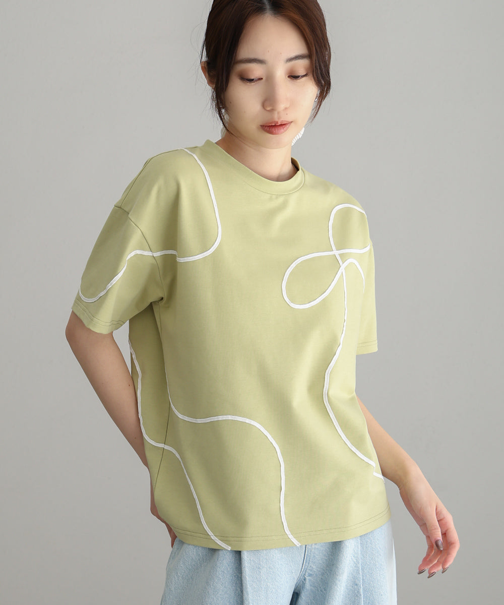 コード刺繍使いTシャツ