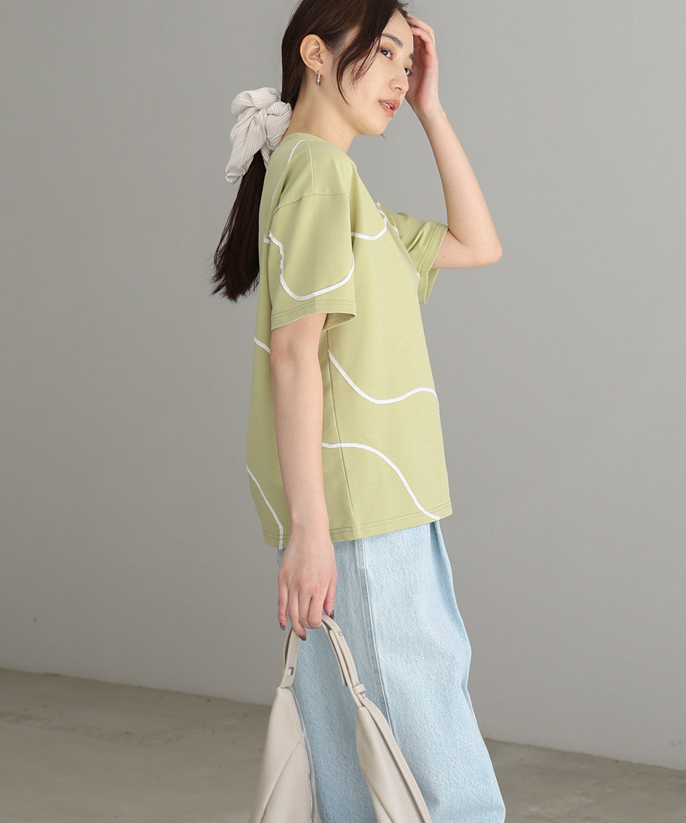 コード刺繍使いTシャツ