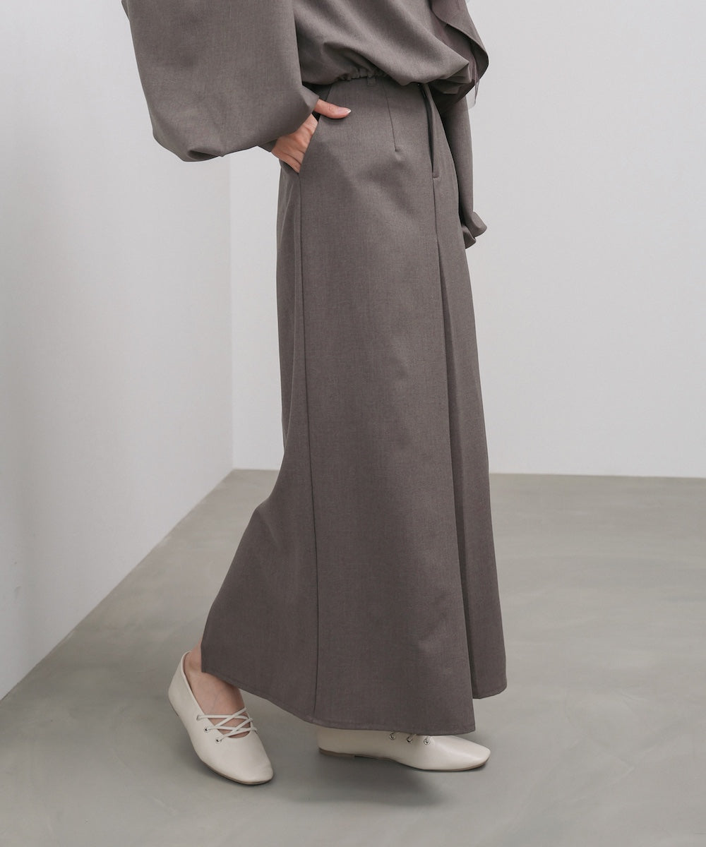 フロントタックIラインスカート