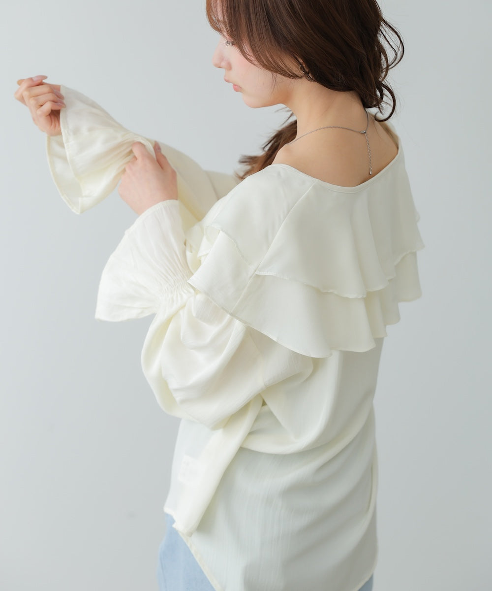 ダブルラッフルカラーブラウス