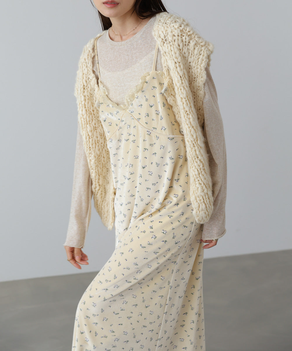 小花柄レース付きベロアキャミワンピース