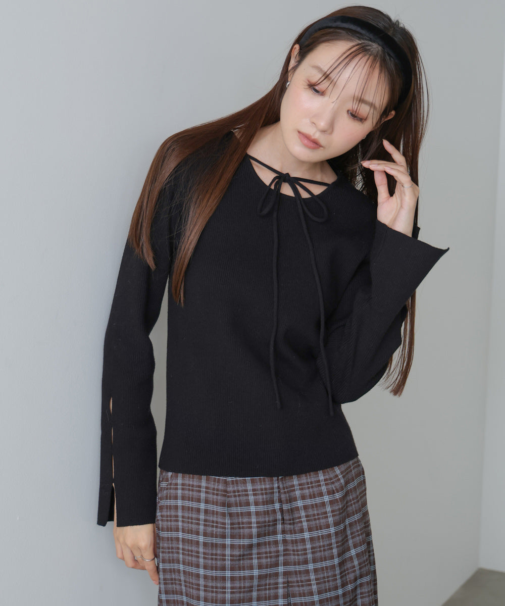 スリットニットトップス