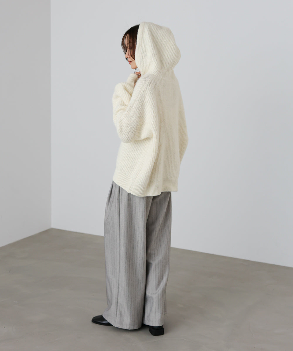 フーディーニットトップス