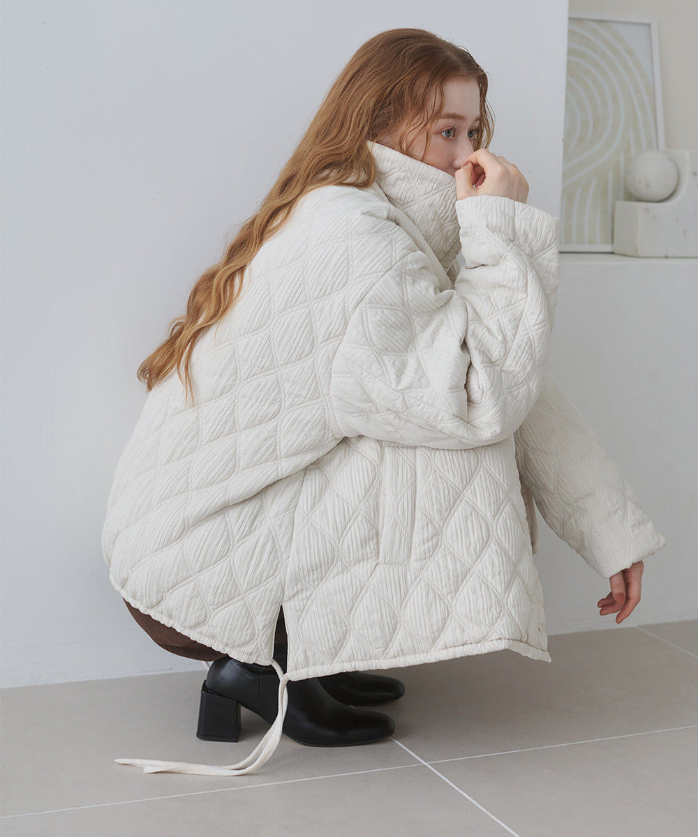 ウェーブキルティング中綿ミドルコート