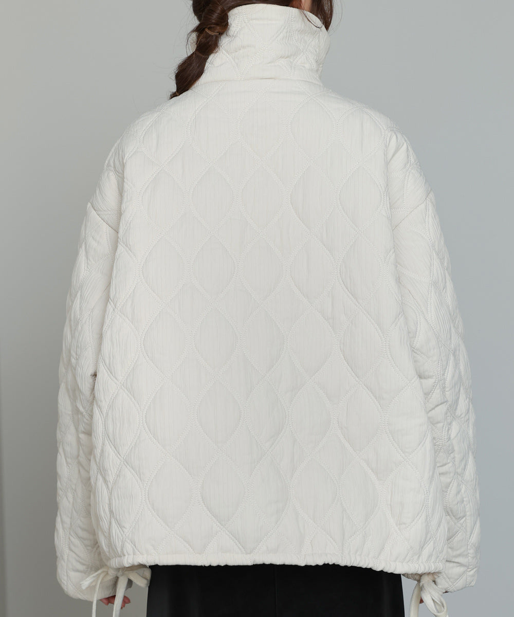 ウェーブキルティング中綿ミドルコート