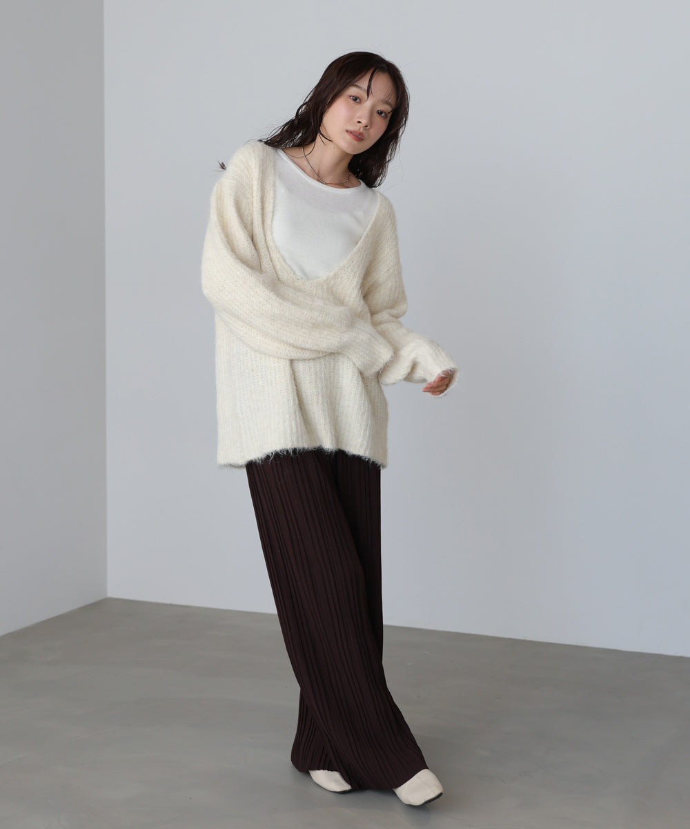 ワイドVネックルーズニットプルオーバー