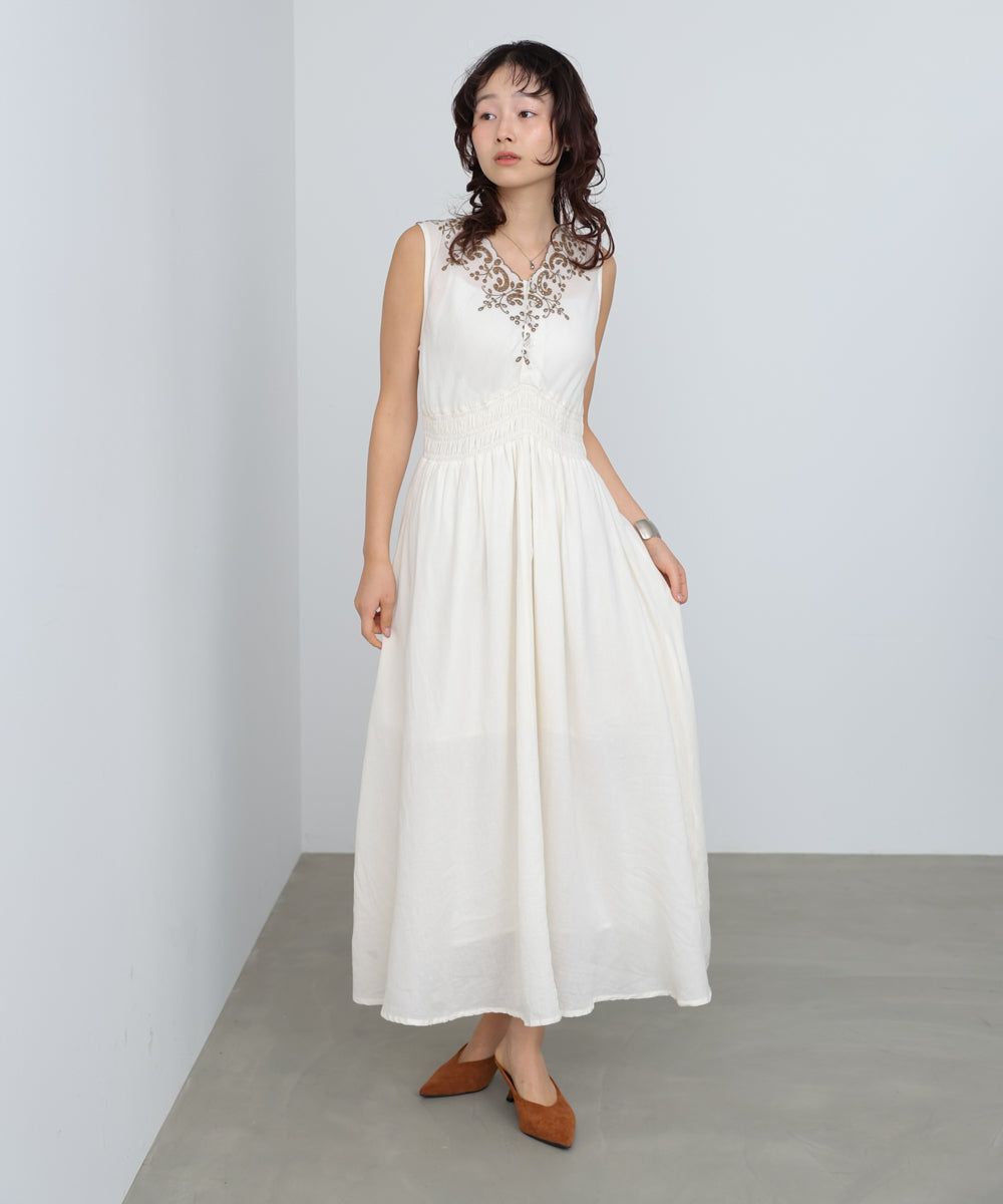 【選べるサイズ展開】スカラップ刺繍ウエストギャザーワンピース