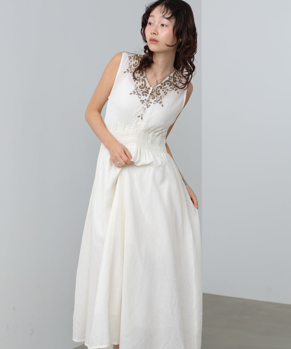 【選べるサイズ展開】スカラップ刺繍ウエストギャザーワンピース